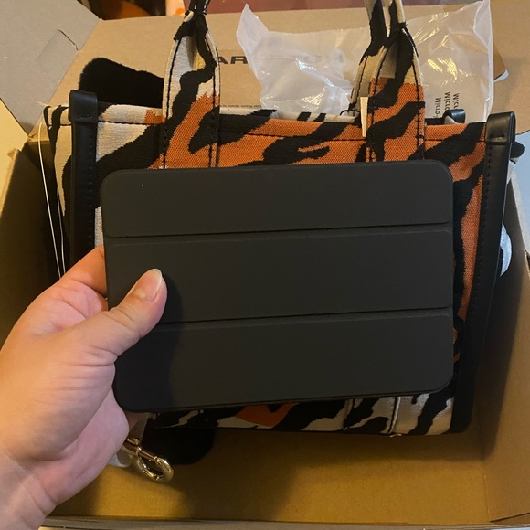 **LAST 24 HOURS** Marc Jacobs The Year of the Tiger Mini Tote Bag - Picture 15 of 15